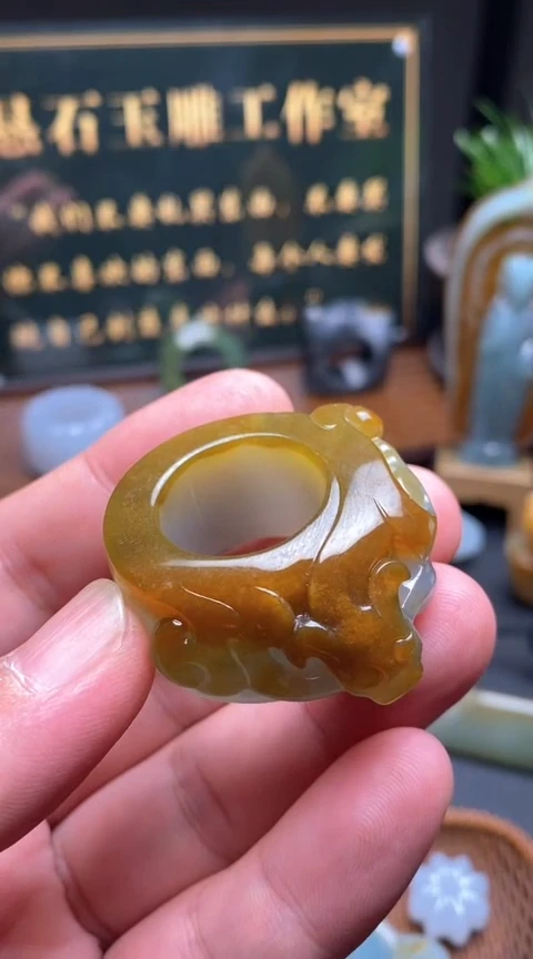 未镶嵌戒指翡翠螭龙纹扳指
