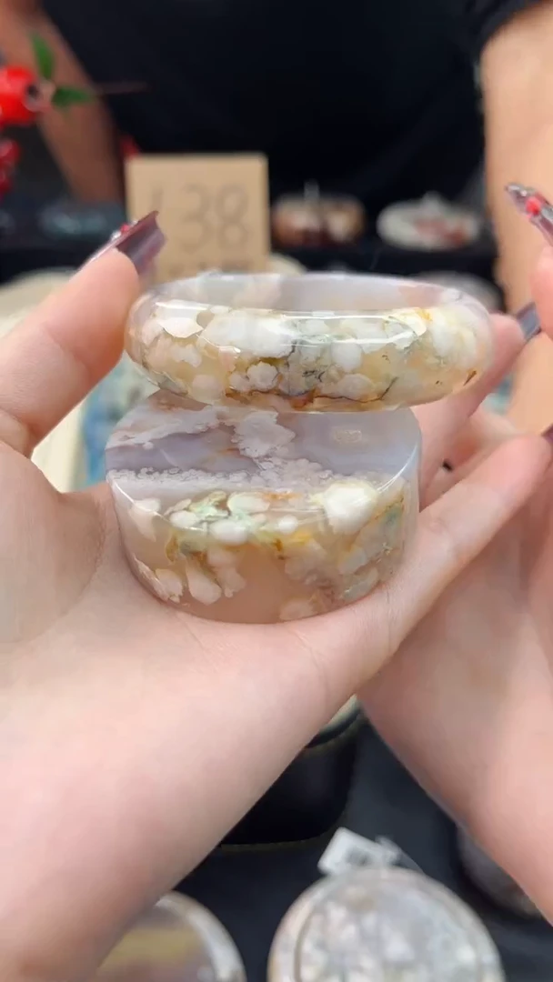 【闪购商品】石英质玉手镯未镶嵌赠送镯心（55圈口）