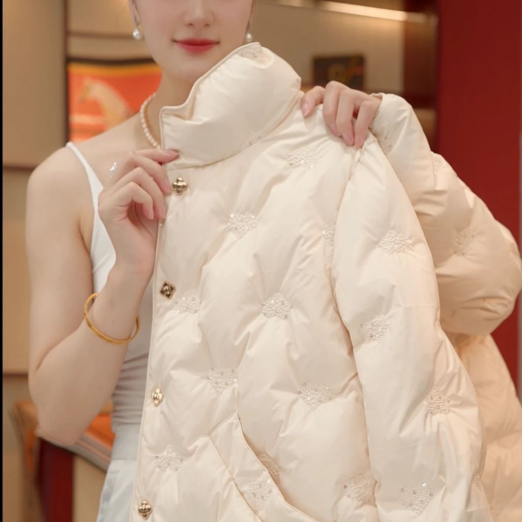 CC-2025新款亮片爱心线绣直充羽绒服