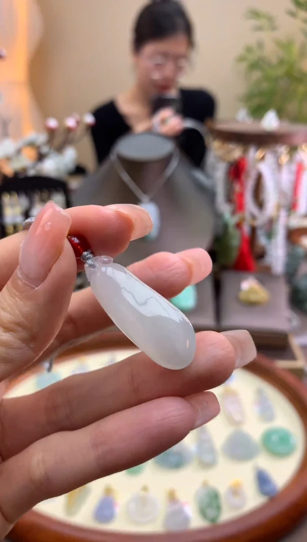 【闪购商品】翡翠颈饰未镶嵌佛公