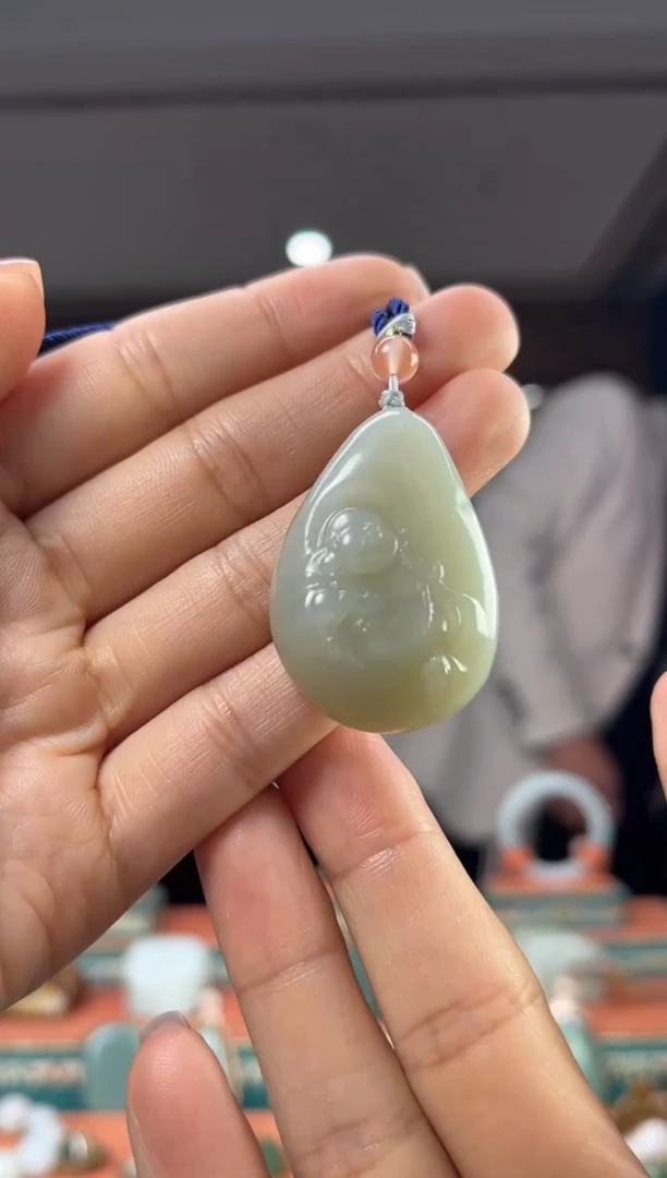 颈饰未镶嵌和田玉1