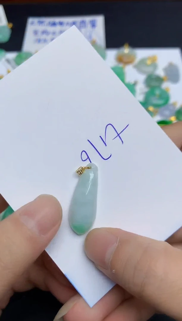 翡翠18K金镶嵌颈饰11111111