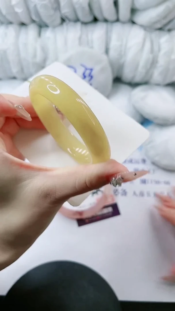 【闪购商品】石英质玉手镯未镶嵌多样性发货V346