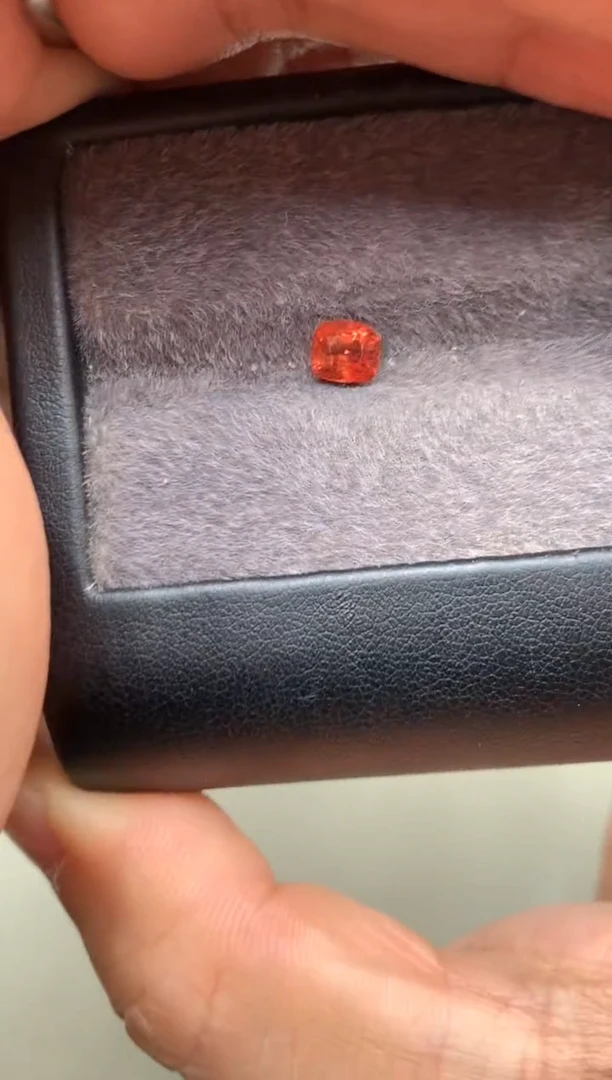 【闪购商品】定制尖晶石裸石未镶嵌枕型 日落橙色调尖晶石 0.85ct