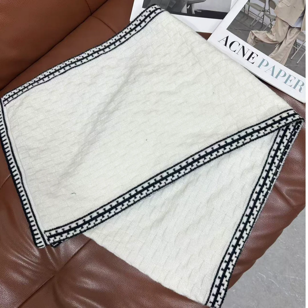 马户 时尚轻奢早春出门出游百搭丝巾