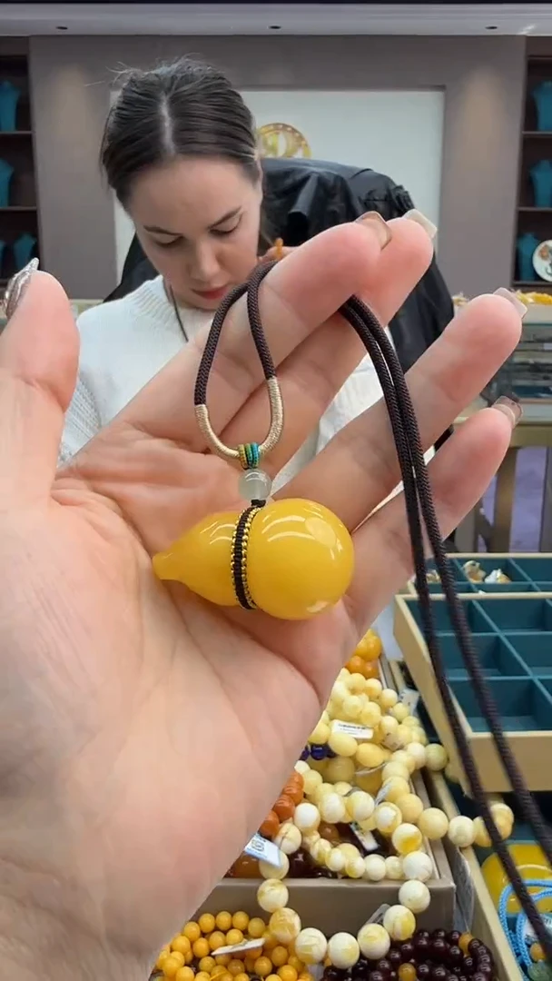 琥珀颈饰未镶嵌230秒拍号
