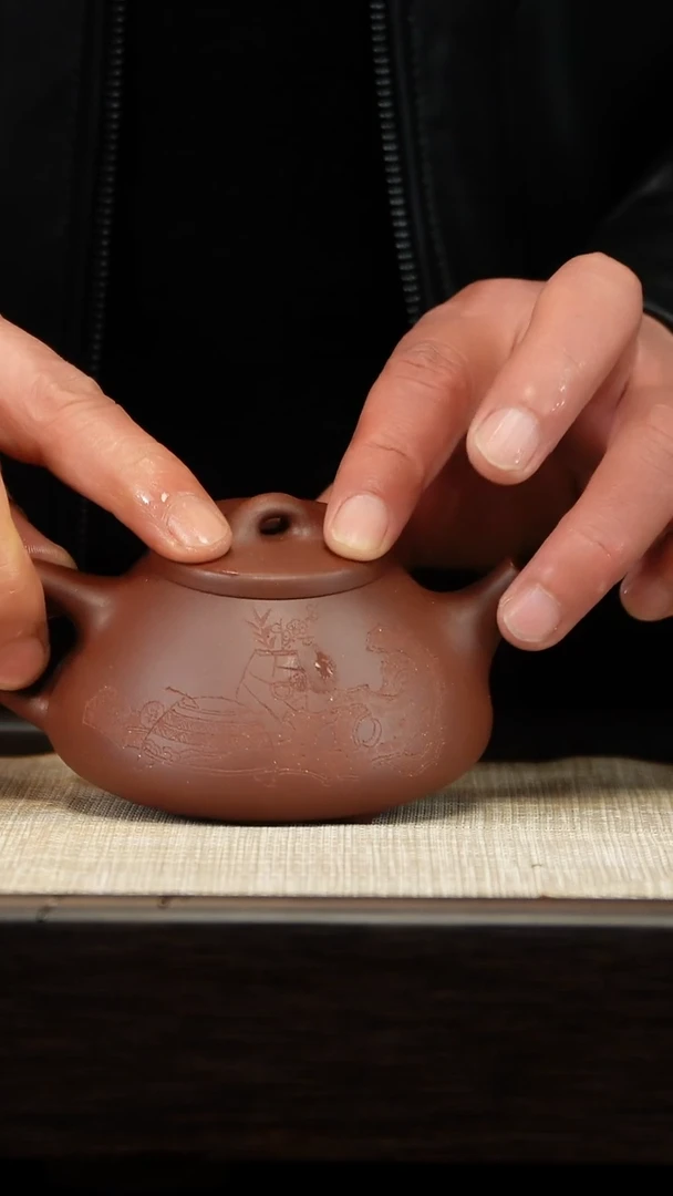 茶壶紫砂刻绘子冶