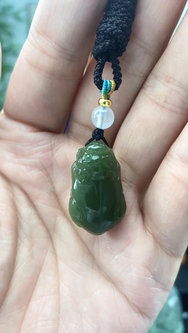 和田玉未镶嵌颈饰1