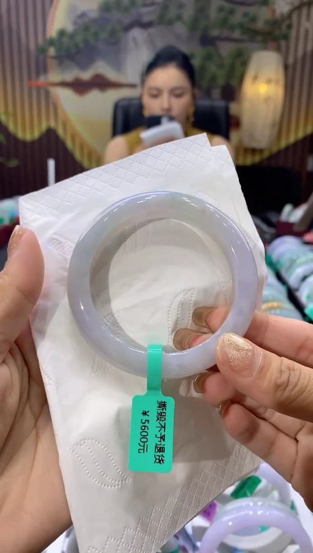 翡翠手镯未镶嵌多人05662