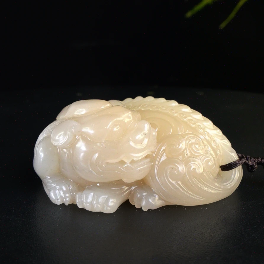 Lot.43.寿山石结晶二号矿貔貅手把件204.3克7.6x5.9x3.5cm，2PW