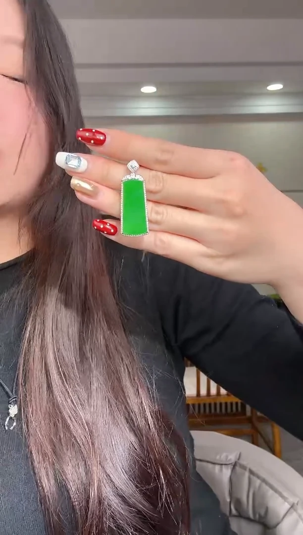 【闪购商品】翡翠吊坠(不含链)未镶嵌无事牌