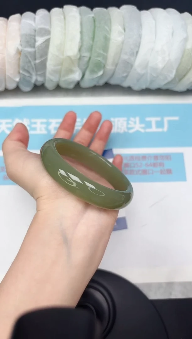 未镶嵌手镯石英质玉21/5859