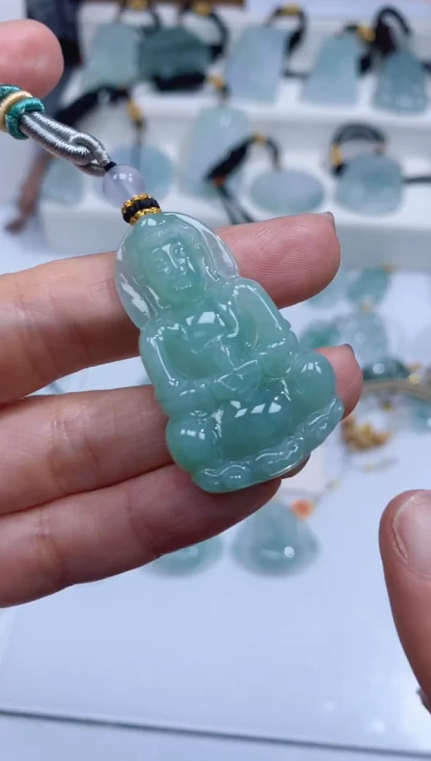 颈饰未镶嵌翡翠吊坠