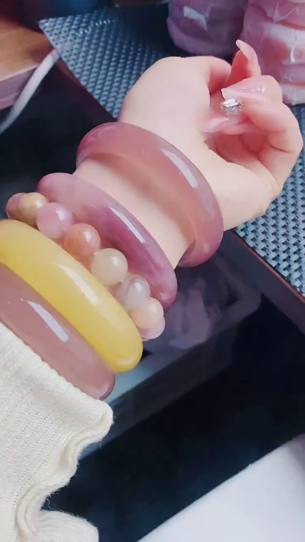 【闪购商品】石英质玉手镯未镶嵌C153-55-57