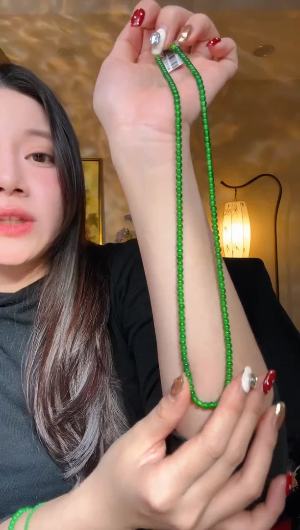 【闪购商品】翡翠颈饰未镶嵌小米珠