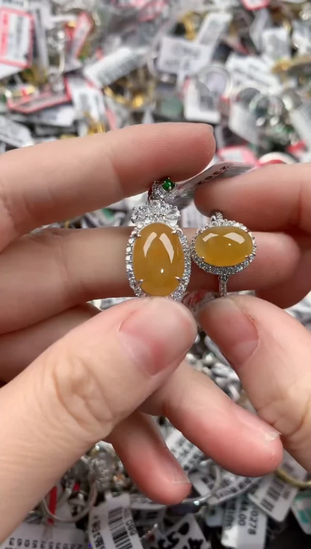 银S925镶嵌戒指翡翠18        4