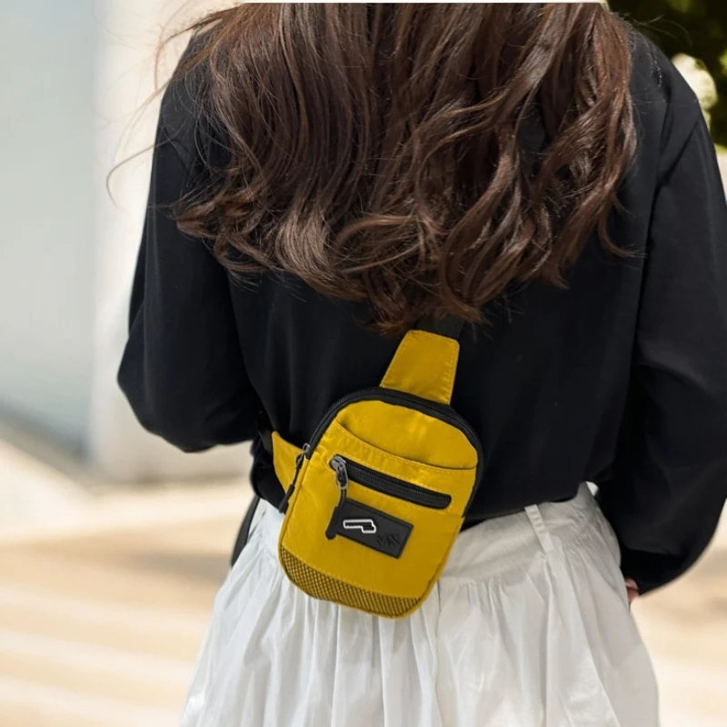 运动单肩小背包斜挎包女男士小挎包休闲迷你小胸包手机包潮牌小包