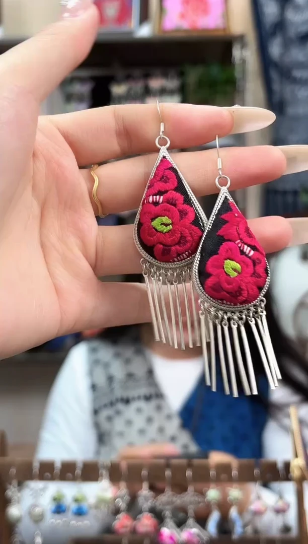 织绣民族非遗饰品432