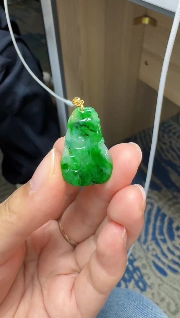 【闪购商品】翡翠颈饰18K金镶嵌缅甸翡翠A货吊坠