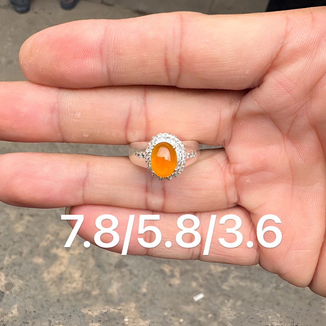 0608(小哪吒在源头)冰种翡翠芬达色戒面干净饱满杠味荧光足M20