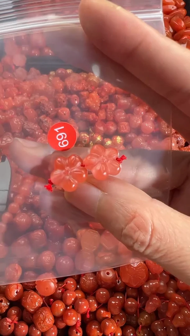 【闪购商品】南红玛瑙颈饰未镶嵌1