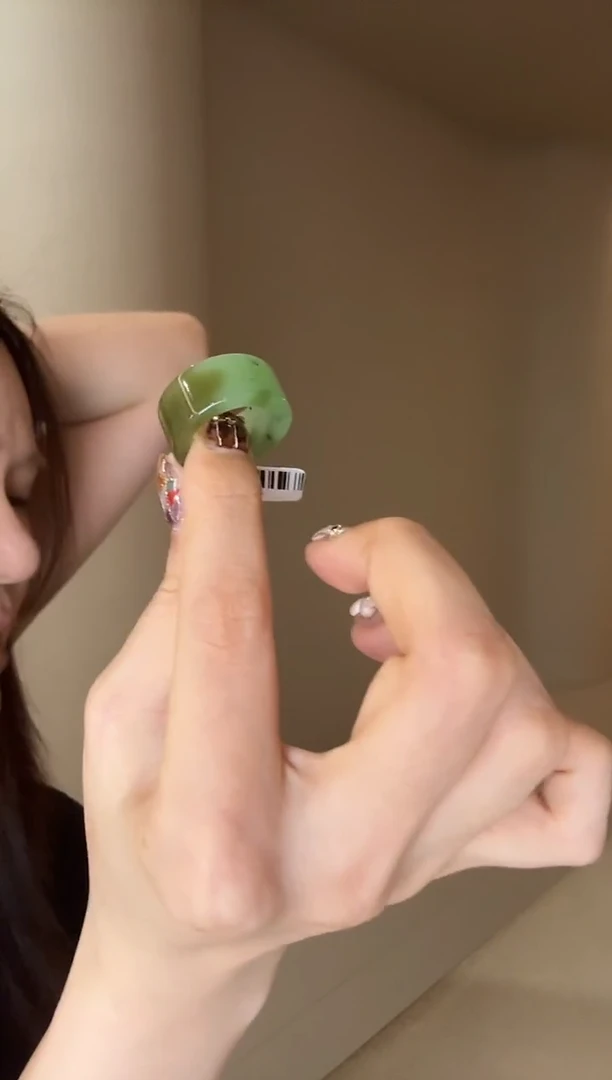 未镶嵌戒指和田玉15码带皮猕猴桃