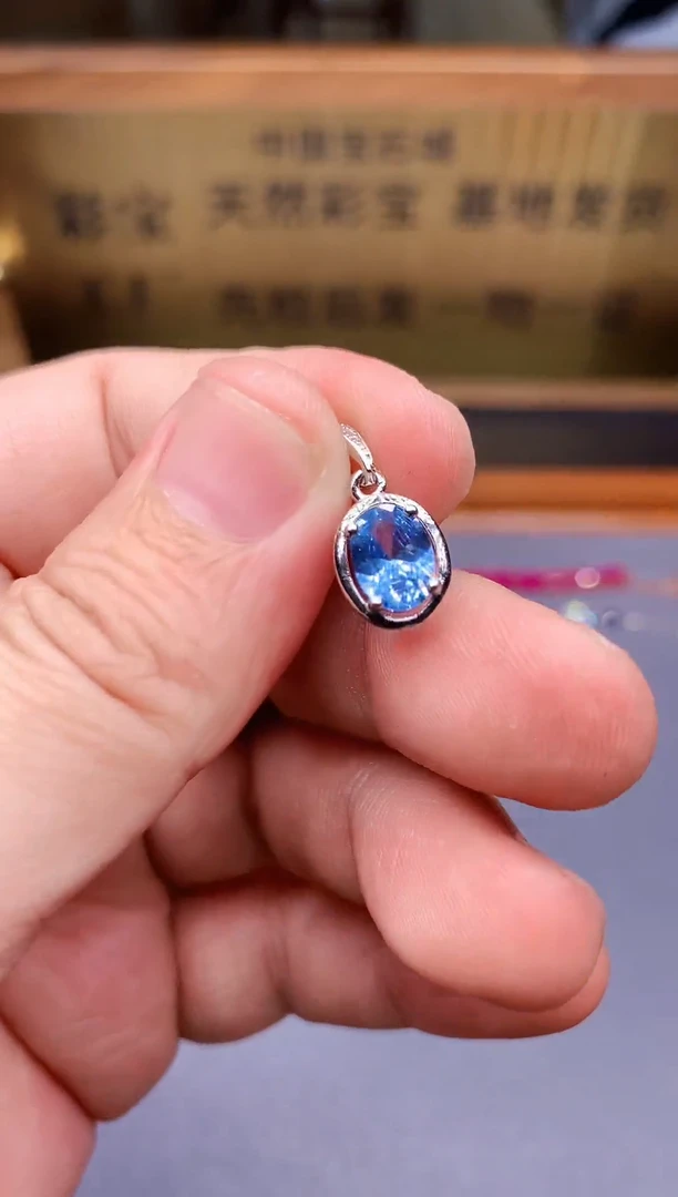 【闪购商品】海蓝宝石颈饰银S925镶嵌........