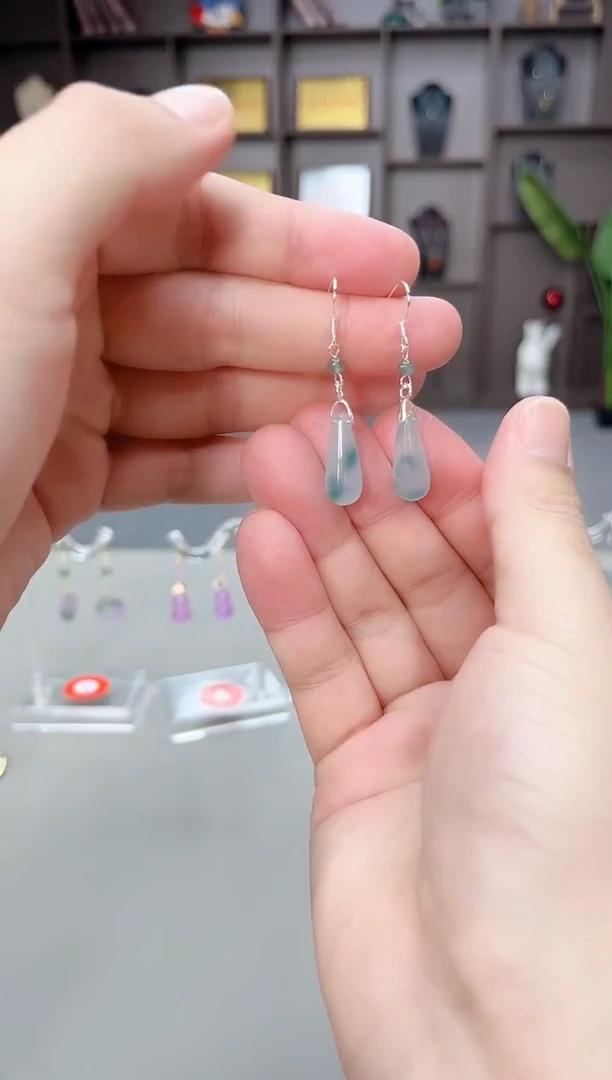 未镶嵌石英质玉（天山翠）耳饰S01