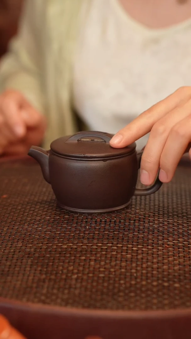 茶壶紫砂汉瓦 紫茄泥 半手工精工 160cc