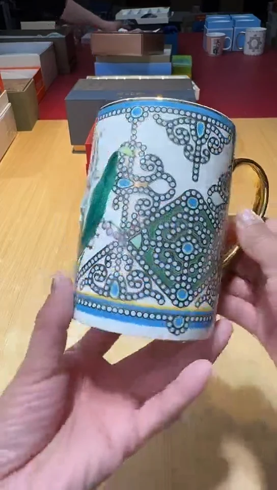 瓷片生活的本意是开心阿@@1