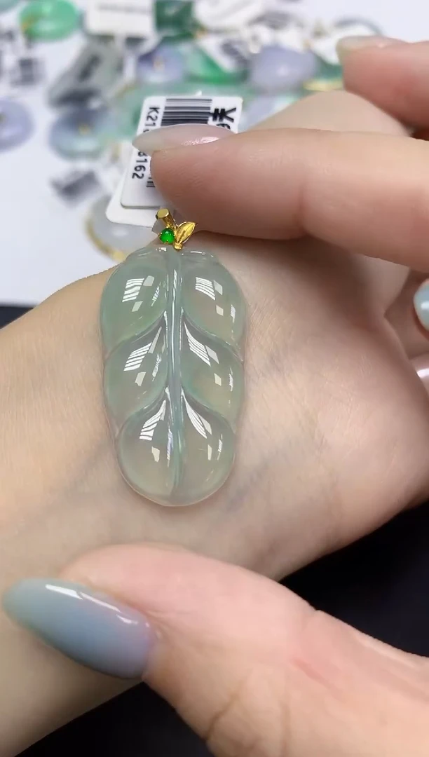 翡翠18K金镶嵌颈饰天然缅甸翡翠A货