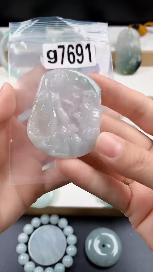 颈饰未镶嵌翡翠天然翡翠吊坠挂件