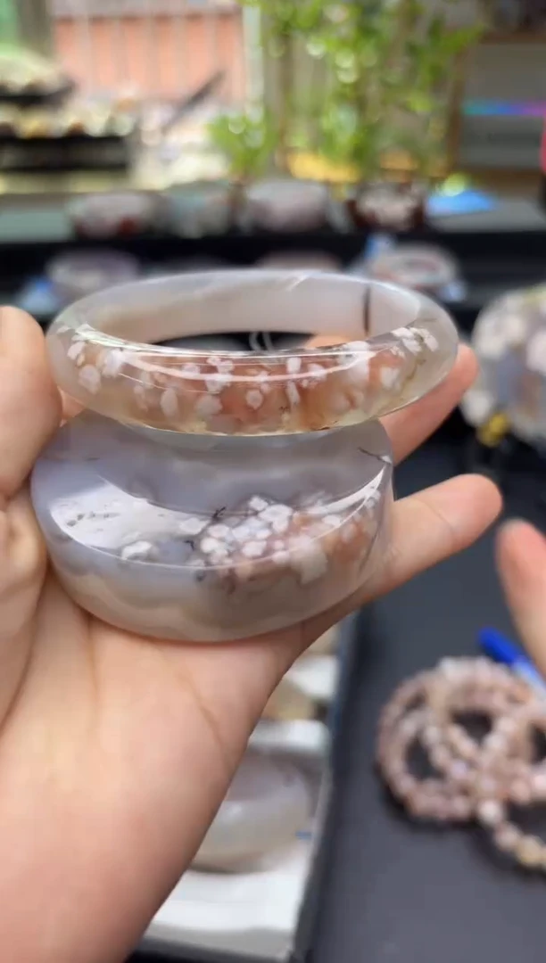 【闪购商品】石英质玉手镯未镶嵌C843(64圈赠送镯心)