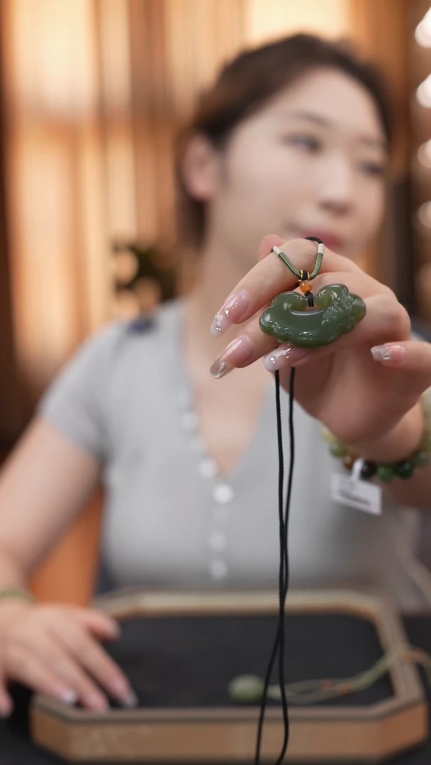 颈饰未镶嵌和田玉2