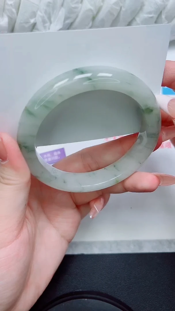 【闪购商品】石英质玉手镯未镶嵌41