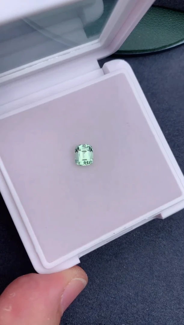 【闪购商品】碧玺裸石未镶嵌1ct 绿碧玺