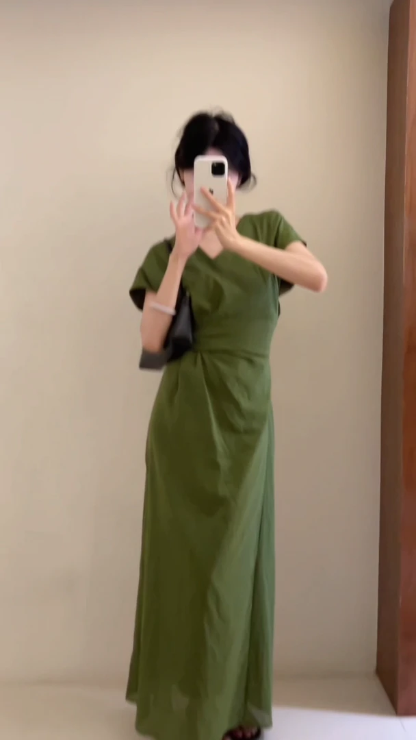 法式优雅绿色收腰显瘦连衣裙女夏季2025新款高级感A字气质长裙子