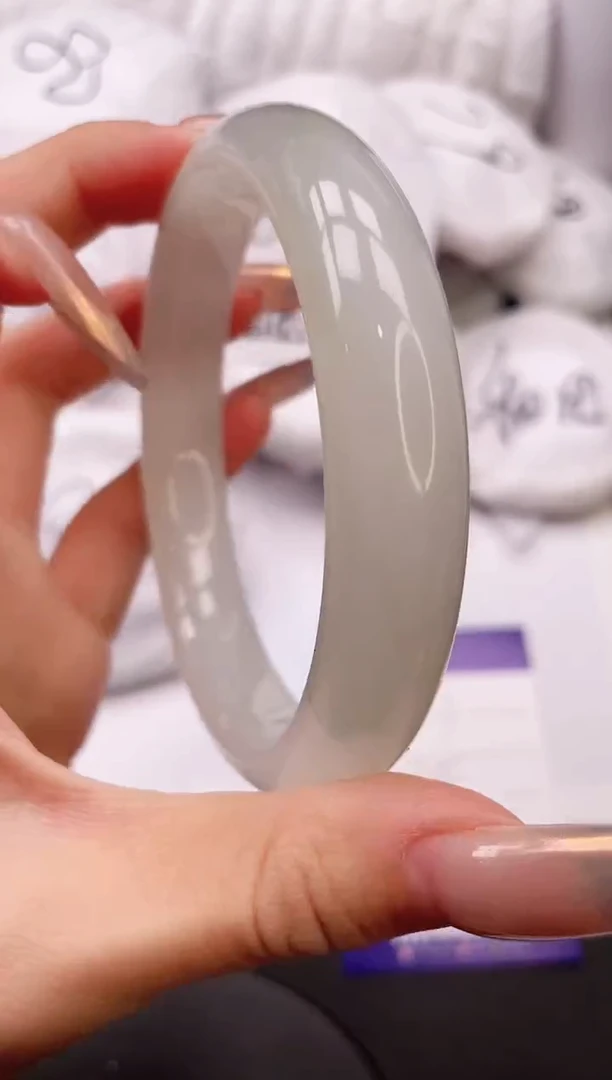 【闪购商品】石英质玉手镯未镶嵌10K267-65