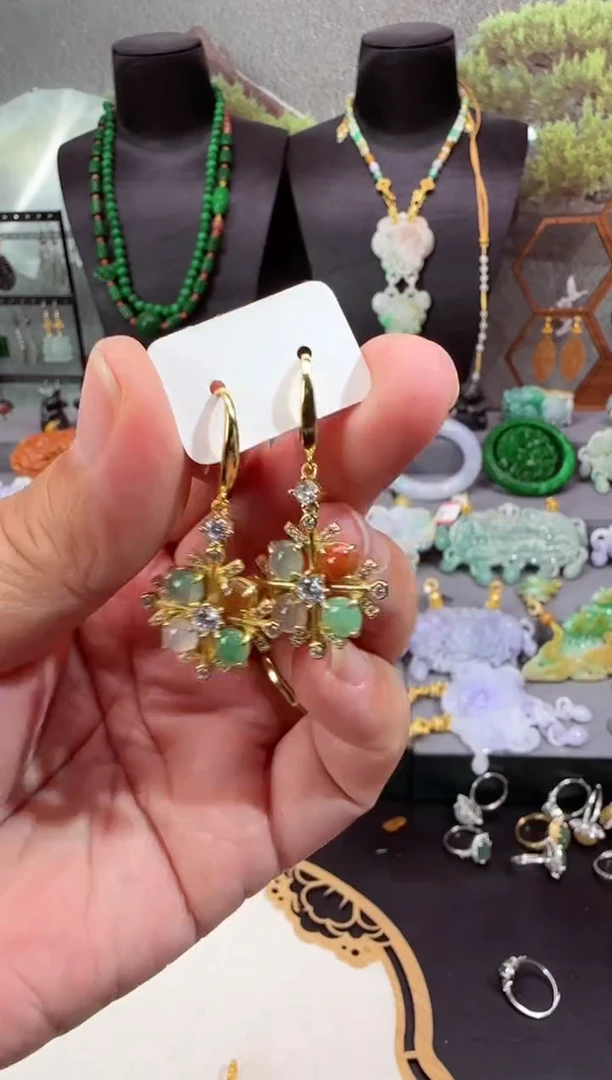 【闪购商品】翡翠颈饰未镶嵌牌子