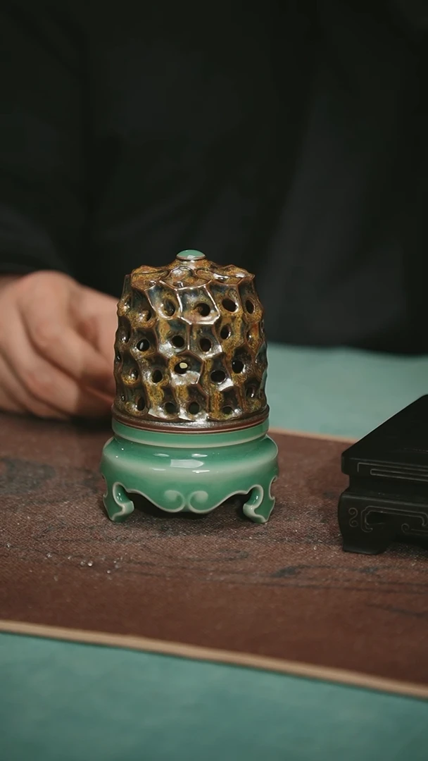 【闪购商品】162-1黄柯老师香炉--龙泉青瓷梅子青