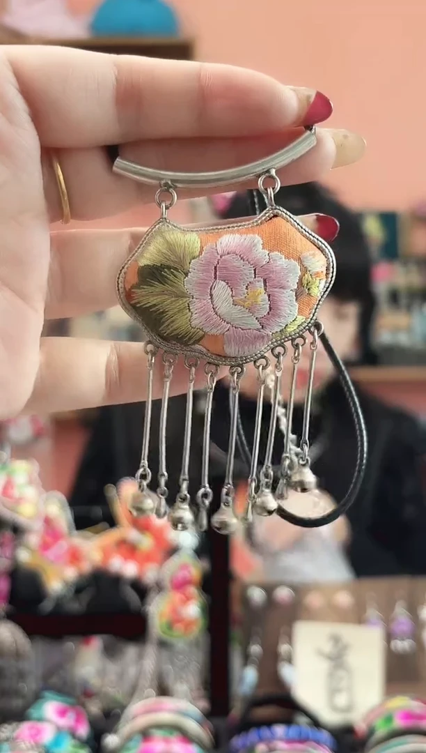 织绣艺枝独绣手工饰品18