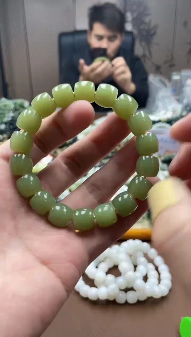 未镶嵌手串和田玉新疆若羌黄口12直切