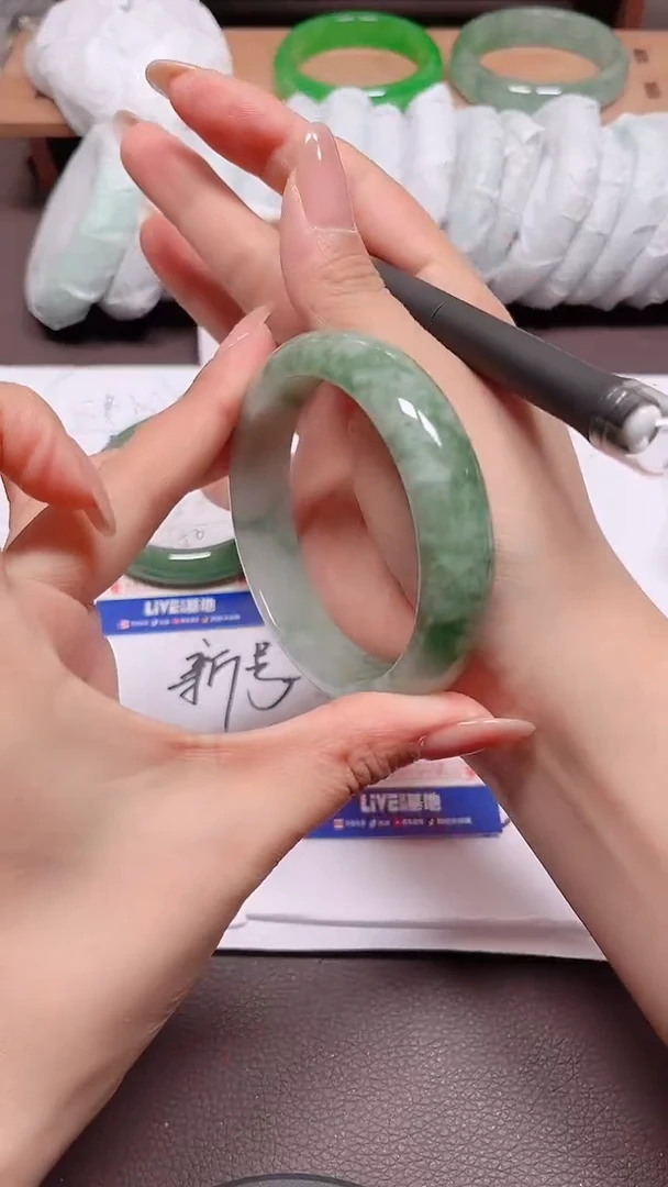 无非金属缅料手镯26