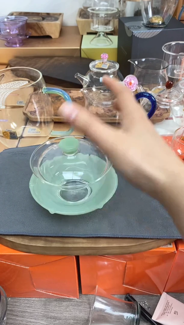 沁莲盖碗浅玉色样品