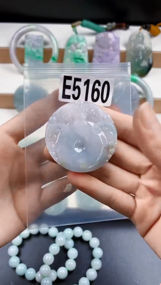 颈饰未镶嵌翡翠天然翡翠吊坠挂件