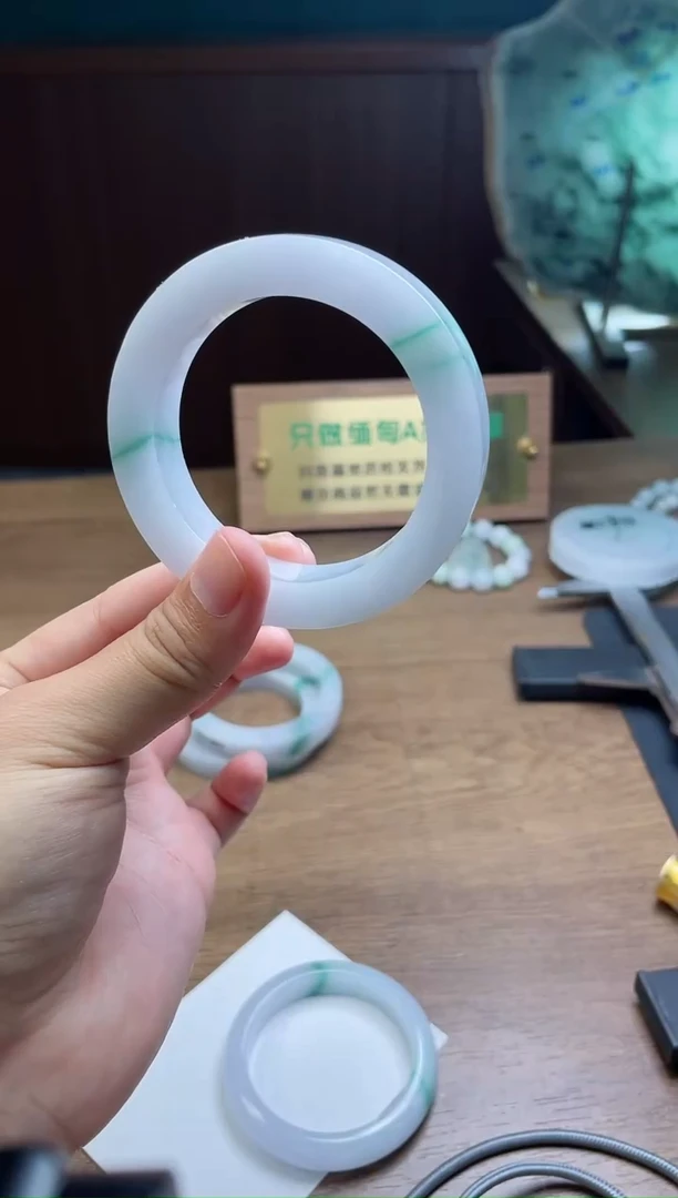 未镶嵌手镯定制翡翠?****?定制