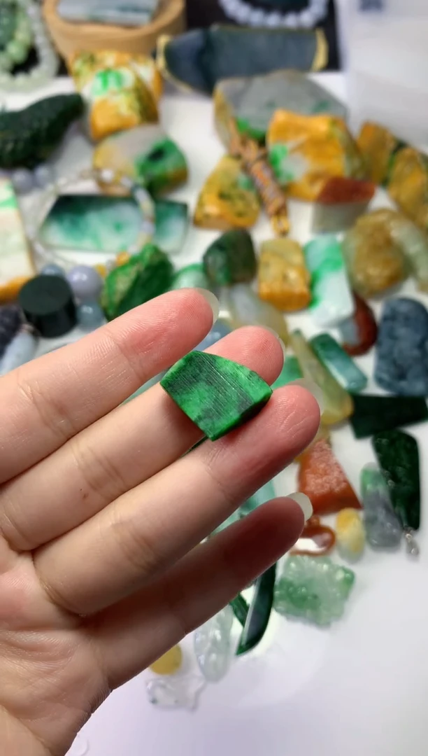 颈饰未镶嵌翡翠208天然翡翠