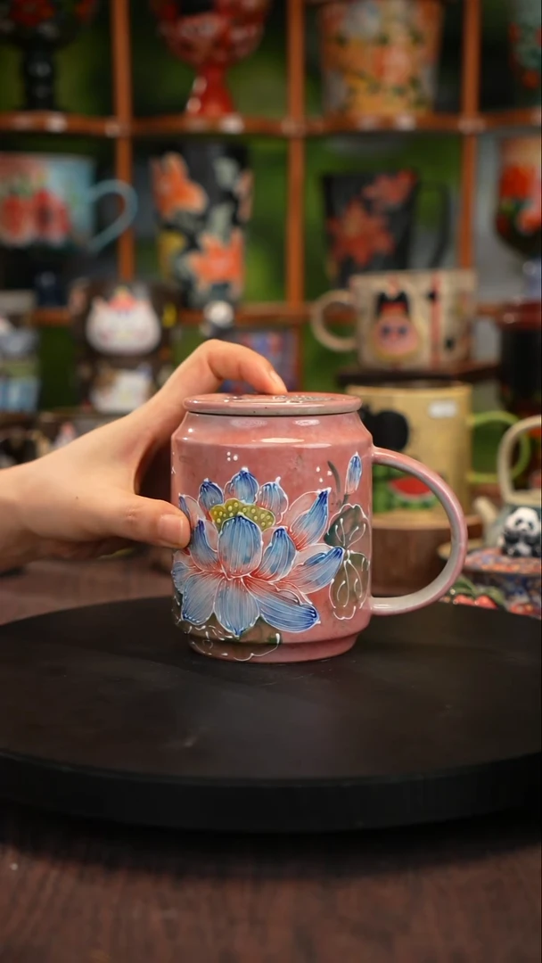 釉下手绘陶瓷杯子