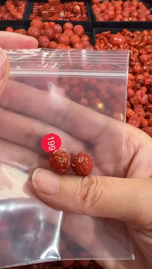 南红玛瑙未镶嵌颈饰1
