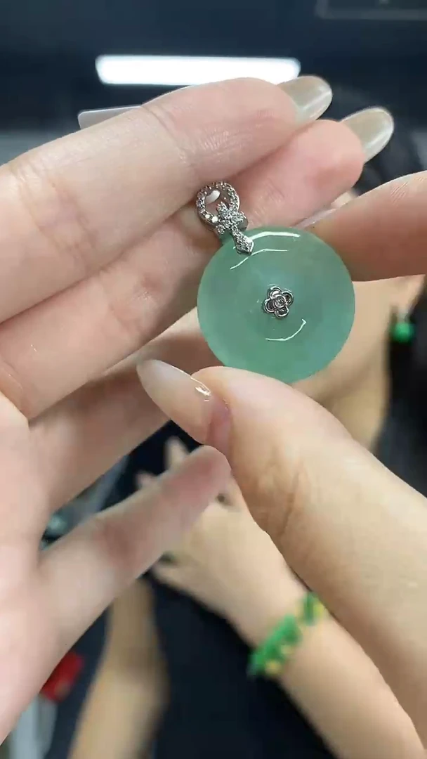 颈饰未镶嵌翡翠闪购链接 多样性发其一颜色微差